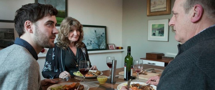 Makabere Nekro-Romantik im ersten Trailer zu Nina Forever